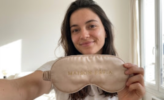 Masque Maison Révia porté par une cliente