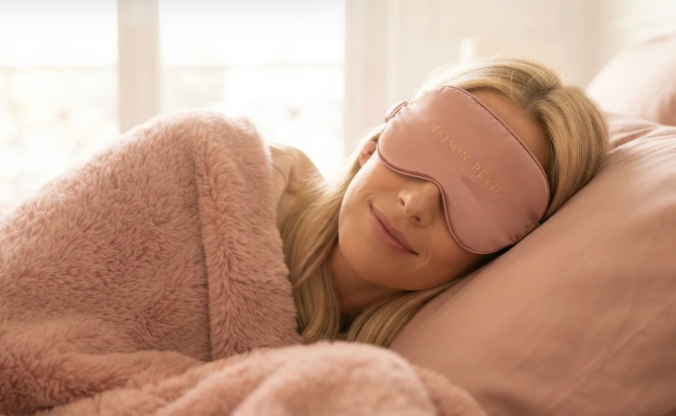 Masque Maison Révia porté par une cliente
